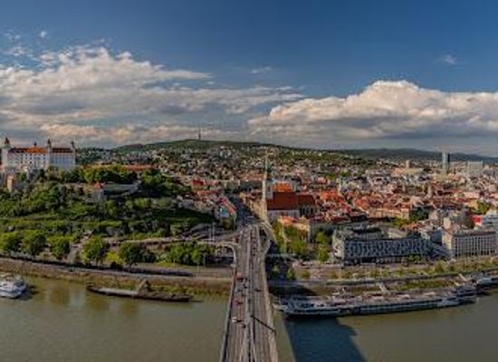 slovakia/trnava/attraction/most-snp-ufo-tower
