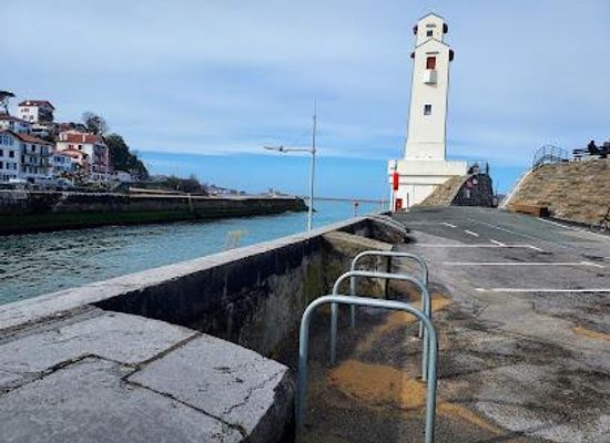 spain/navarre/attraction/quai-de-l-infante