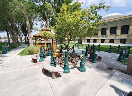 nevada/northern-nevada/attraction/lover-s-lock-plaza