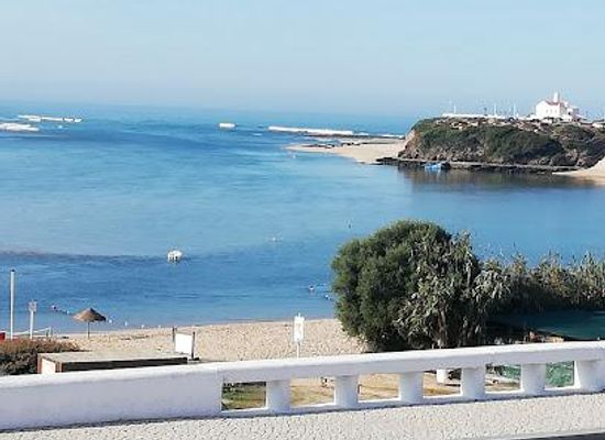 portugal/costa-vicentina/attraction/praia-de-vila-nova-milfontes