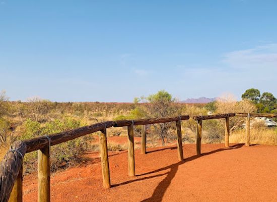 australia/uluru-kata-tjuta-national-park/attraction/pioneer-lookout-track-start