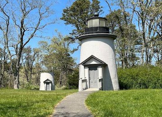massachusetts/cape-cod/attraction/three-sisters-lighthouses
