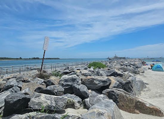 florida/cape-canaveral/attraction/float-beach