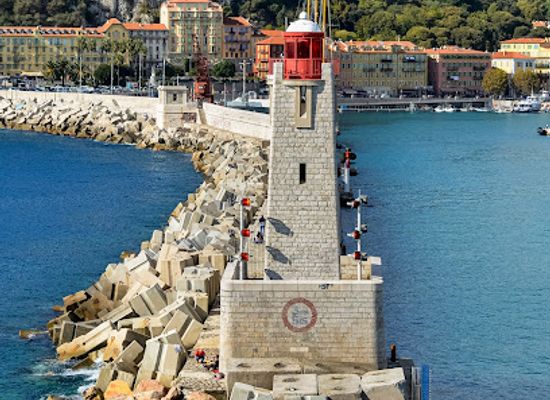 france/nice/port-of-nice/attraction/phare-de-nice
