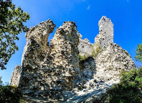 hungary/vertes-mountains/attraction/vitany-castle