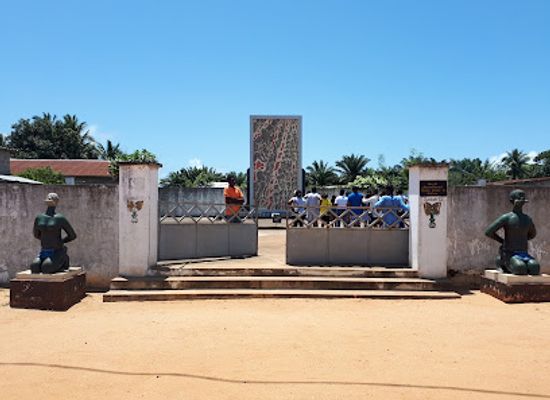 benin/atlantique/attraction/arbre-du-retour