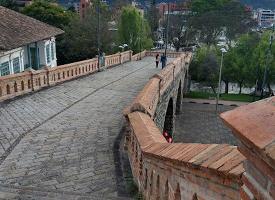 ecuador/azuay-region/attraction/puente-roto