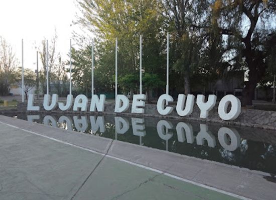 argentina/cuyo/attraction/entrada-de-lujan-de-cuyo