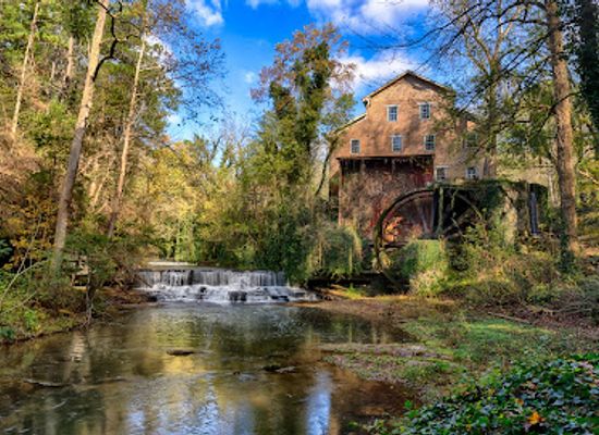 tennessee/jack-daniel-s-distillery/attraction/falls-mill-and-museum