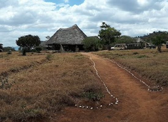 kenya/taita-hills/attraction/lualenyi-camp