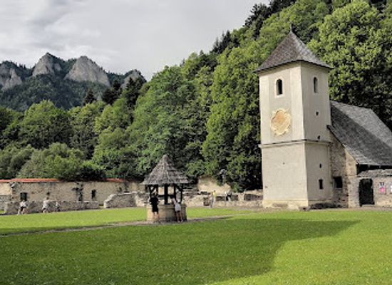 slovakia/pieniny-national-park/attraction/red-monastery