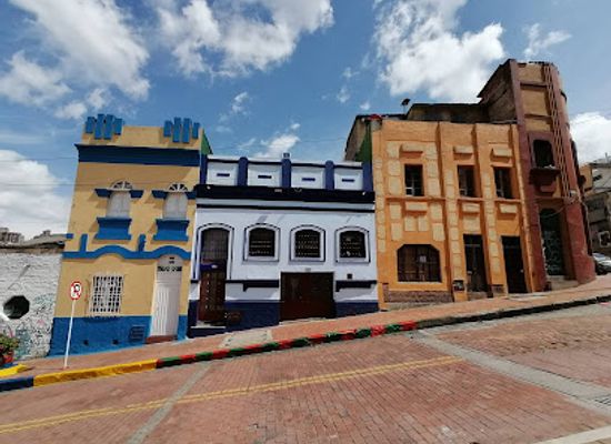 colombia/bogota/la-candelaria/attraction/street-dog-face
