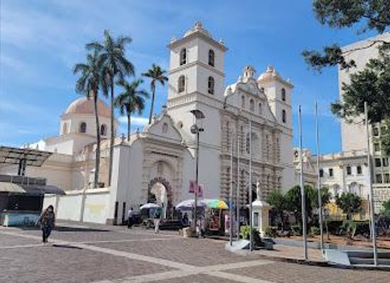 honduras/tegucigalpa/attraction/parque-central-tegucigalpa