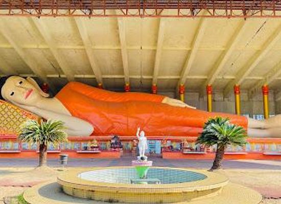 malaysia/kota-bharu/attraction/wat-phothivihan-sleeping-buddha