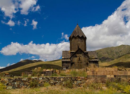 armenia/areni-wine-region/attraction/tanahat-monastery