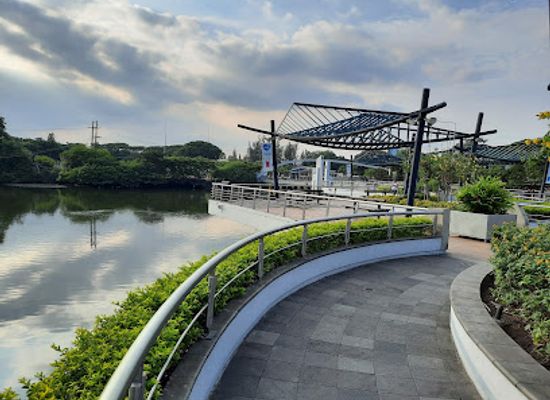 ecuador/guayaquil/attraction/parque-lineal-del-estero-salado