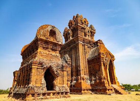 vietnam/quy-nhon/attraction/banh-it-cham-temple-yang-m-tian