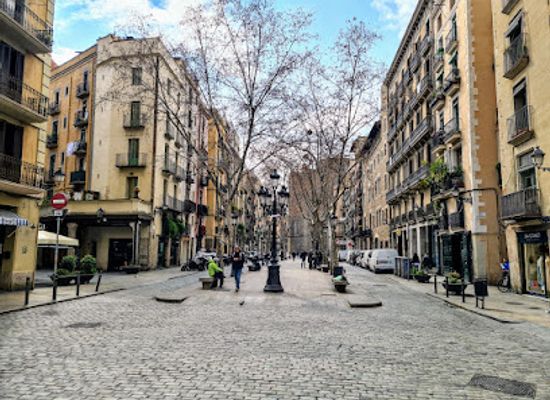 spain/barcelona/el-born/attraction/passeig-del-born