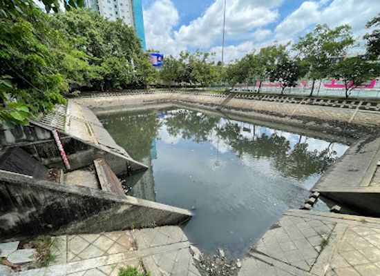 thailand/bangkok/ekkamai/attraction/somdet-saranrat-maneerom-public-park