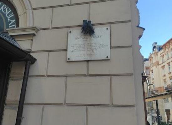 hungary/central-hungary/attraction/idosebb-antal-jozsef-emlektabla