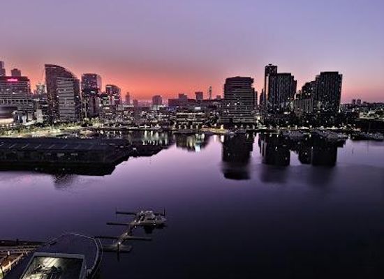 australia/melbourne/attraction/victoria-harbour-promenade