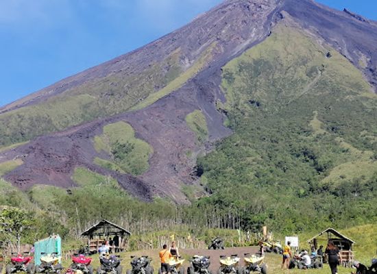 philippines/legazpi/attraction/green-grass