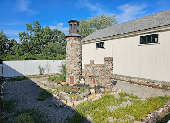 connecticut/new-haven-county/attraction/miniature-lighthouse