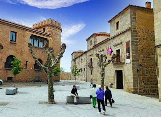 spain/avila/attraction/plaza-del-ejercito