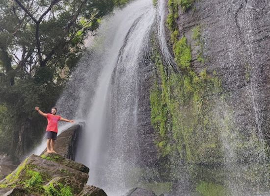 india/kerala/attraction/irumpupalam-waterfalls