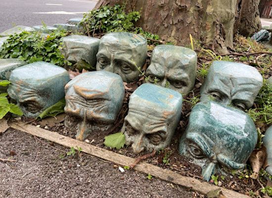 united-kingdom/derbyshire/attraction/reform-bill-heads-friar-gate-heads