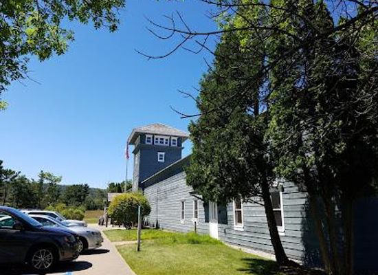 michigan/northern-michigan/attraction/philip-a-hart-visitor-center