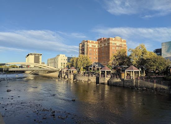 nevada/reno/riverwalk-district/attraction/raymond-l-smith-truckee-river-walk