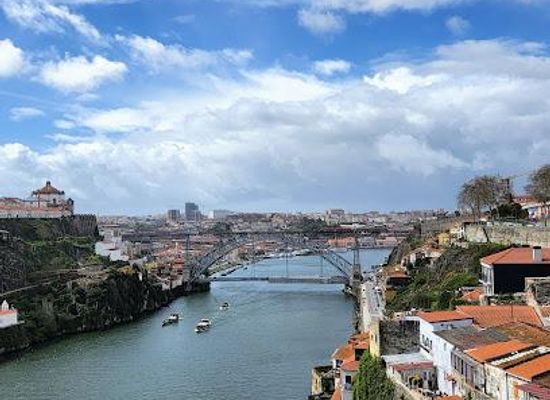 portugal/minho/attraction/miradouro-das-fontainhas