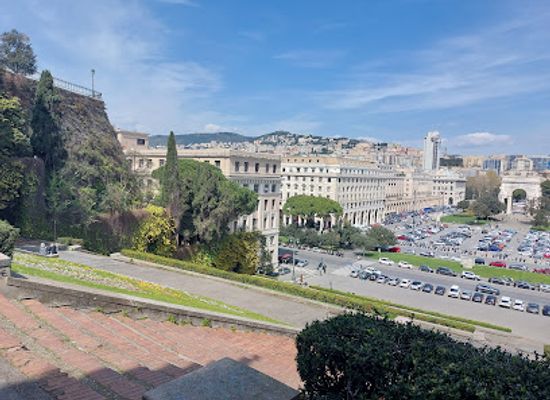 italy/genoa/foce/attraction/piazza-della-vittoria