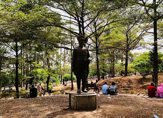 cameroon/yaounde/attraction/statue-of-charles-atangana