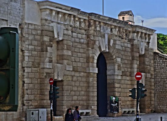 greece/heraklion/archaeological-museum-of-heraklion/attraction/kenouryia-porta