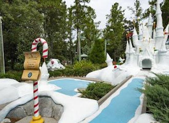 florida/greater-orlando/attraction/disney-s-winter-summerland-miniature-golf-course