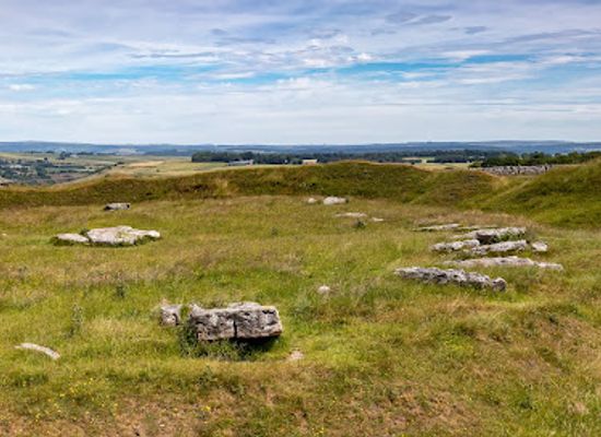 united-kingdom/derbyshire/landmark/arbor-low-stone-circle-and-gib-hill-barrow