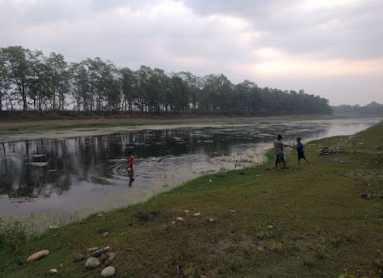 nepal/chitwan/attraction/shivaghat-beach