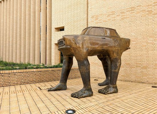 liechtenstein/eschnerberg/attraction/walking-car-sculpture