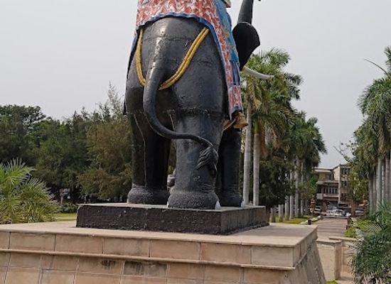india/jabalpur/sadar-bazaar/attraction/statue-of-rani-durgavati