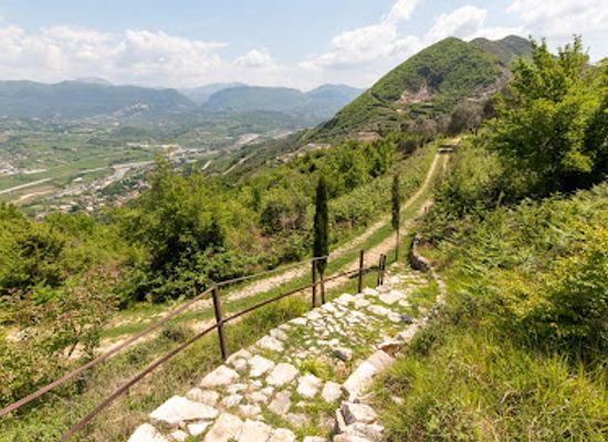 albania/has/attraction/monumental-tomb-of-the-ancient-settlement-of-persqop