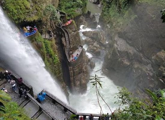 ecuador/ambato/attraction/cascada-el-pailon