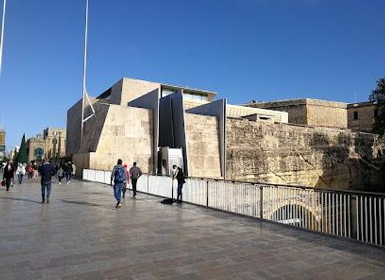 malta/st-julian-s/attraction/city-gate