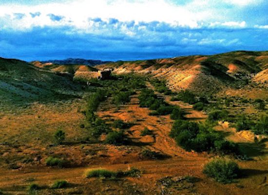 kazakhstan/bartogay-lake/attraction/bugyty-mountain