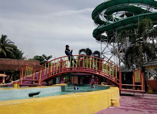 indonesia/lampung/attraction/water-park-lembah-hijau
