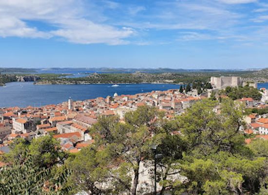 croatia/lika/attraction/barone-fortress