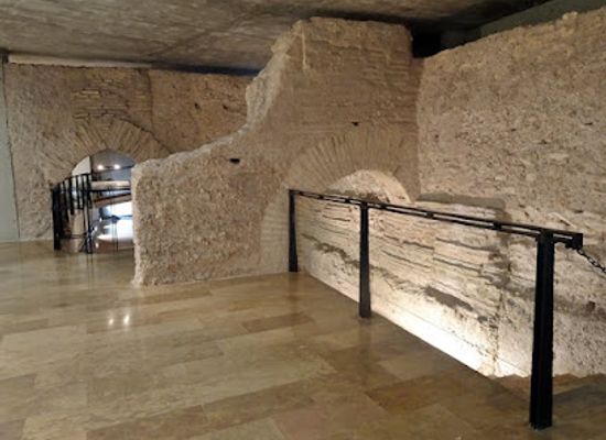 spain/valencian-community/attraction/galeria-del-tossal-muralla-islamica