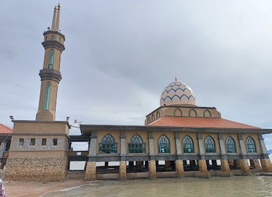 malaysia/perlis/attraction/al-hussain-mosque-kuala-perlis