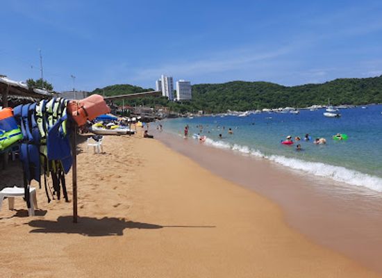 mexico/acapulco/acapulco-dorado/attraction/playa-puerto-marques